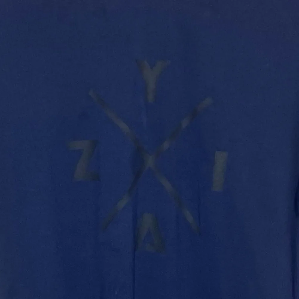 ZYIA Active Men’s Sz Med Navy Blue Gray Design Short Sleeve Tee Shirt
